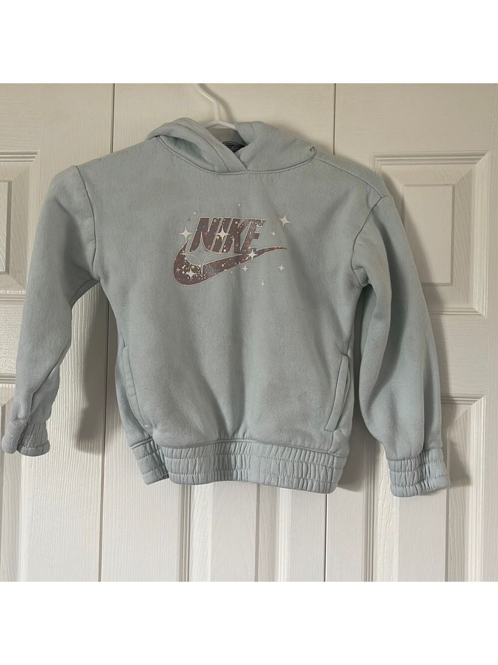 ❄️❄️HOST PICK❄️❄️Nike Hoodie Size 6X🥰🥰